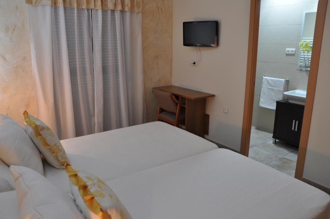 Hostal Rural Летур Екстериор снимка